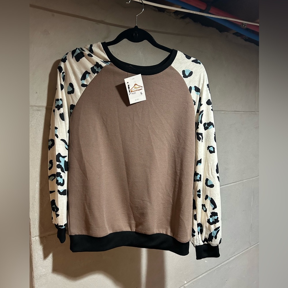 Thin sweater from Meuboutique
